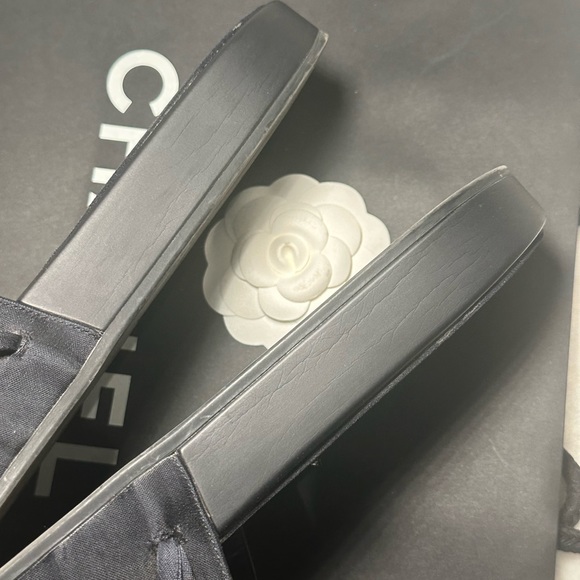 Chanel Navy Slides size 38 - Picture 9 of 9